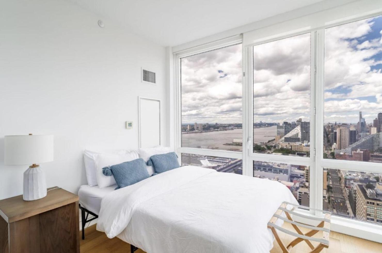 Super Stunning Views With Amazing 2 Beds 1,5 Bath Apartment New York Exterior photo